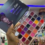 Blossom lip pallet