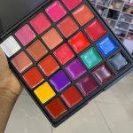 WHO IS THAT GIRL 25 COLORS MATTE LIPSTICK PALETTE