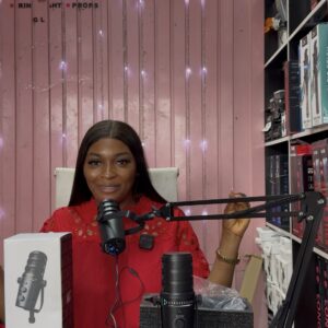 PODCAST MIC WITH HANGER